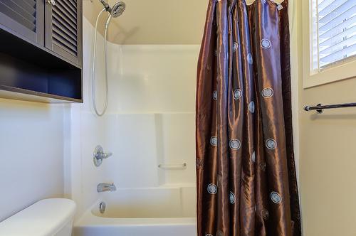 101-150 Mallach Road, Kelowna, BC - Indoor Photo Showing Bathroom