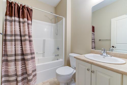 101-150 Mallach Road, Kelowna, BC - Indoor Photo Showing Bathroom