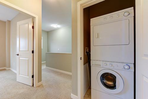 101-150 Mallach Road, Kelowna, BC - Indoor Photo Showing Laundry Room