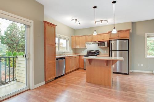 101-150 Mallach Road, Kelowna, BC - Indoor Photo Showing Kitchen