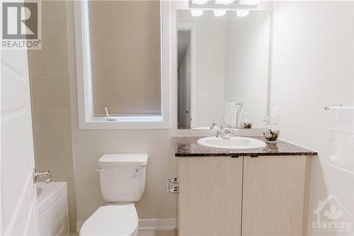 Main bathroom - 659 Fenwick Way, Ottawa, ON - Indoor Photo Showing Bathroom