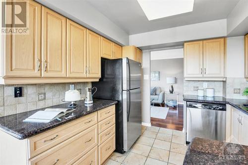 1500 Riverside Drive Unit#407, Ottawa, ON - Indoor Photo Showing Kitchen