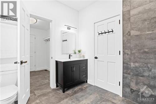 4210 Scotch Line Road, Perth, ON - Indoor Photo Showing Bathroom