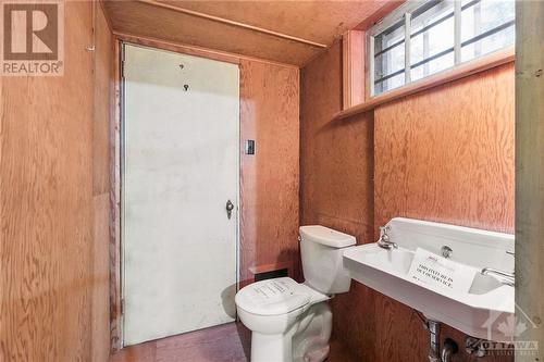 38 Acacia Avenue, Ottawa, ON - Indoor Photo Showing Bathroom