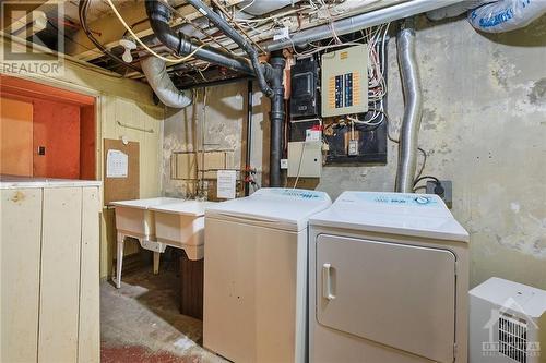 38 Acacia Avenue, Ottawa, ON - Indoor Photo Showing Laundry Room