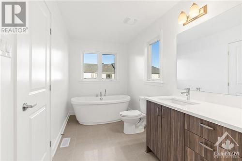 845 Mochi Circle, Ottawa, ON - Indoor Photo Showing Bathroom