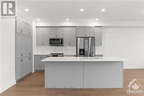 845 Mochi Circle, Ottawa, ON - Indoor Photo Showing Kitchen With Upgraded Kitchen