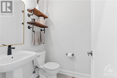 500 Shoreway Drive, Greely, ON - Indoor Photo Showing Bathroom