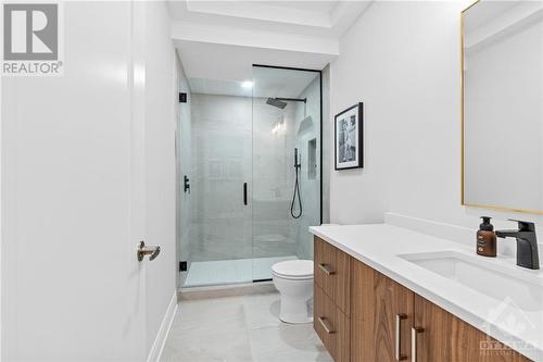 500 Shoreway Drive, Greely, ON - Indoor Photo Showing Bathroom