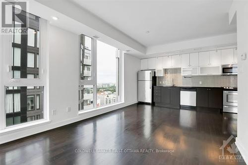 2504 - 179 Metcalfe Street, Ottawa, ON - Indoor Photo Showing Kitchen With Upgraded Kitchen