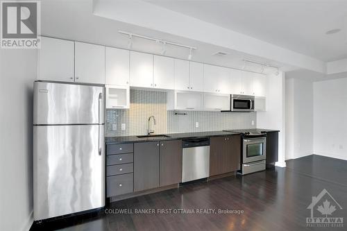 2504 - 179 Metcalfe Street, Ottawa, ON - Indoor Photo Showing Kitchen