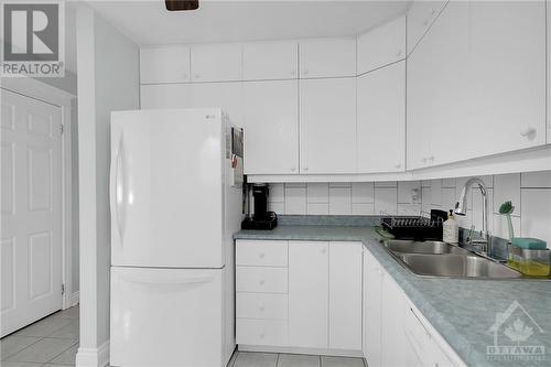 3155 Quail Drive, Ottawa, ON - Indoor Photo Showing Kitchen With Double Sink