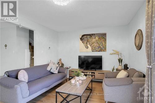 3155 Quail Drive, Ottawa, ON - Indoor Photo Showing Living Room