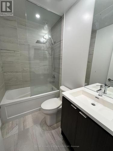 4111 - 55 Cooper Street, Toronto, ON - Indoor Photo Showing Bathroom