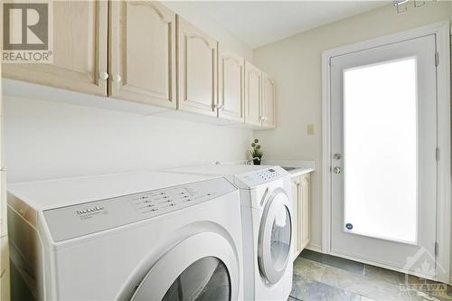 9 Rosethorn Way, Kanata, ON - Indoor Photo Showing Laundry Room