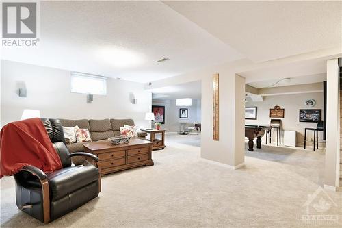 9 Rosethorn Way, Kanata, ON - Indoor