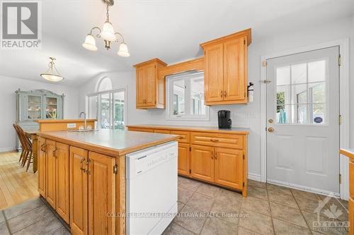 1528 Scotch Line East Road, North Grenville, ON - Indoor Photo Showing Kitchen