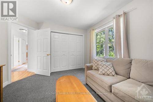 1528 Scotch Line East Road, North Grenville, ON - Indoor Photo Showing Living Room