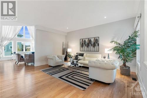 510 Summerhill Street, Ottawa, ON - Indoor Photo Showing Living Room