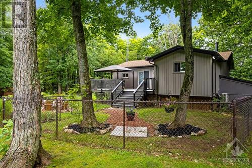 Fenced yard for young children and pets - 479 Drummond Concession 11 Road, Carleton Place, ON - Outdoor