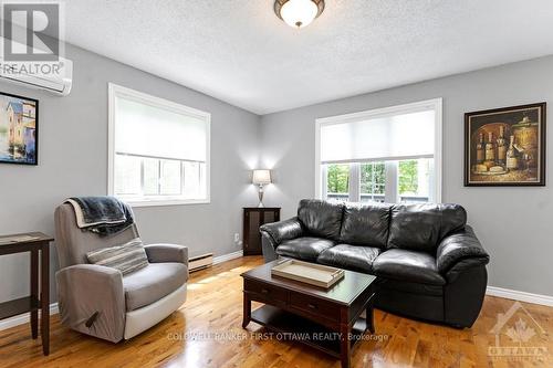 479 Drummond Concession 11 Road, Drummond/North Elmsley, ON - Indoor Photo Showing Living Room