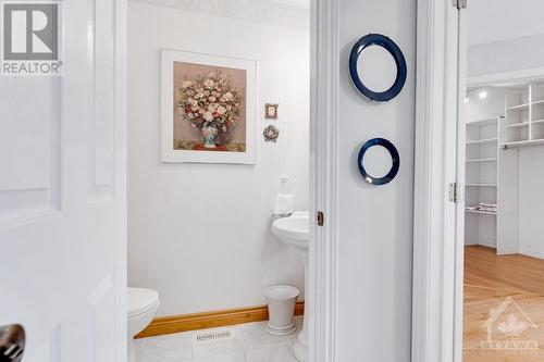 Powder room - 28 Mountain View Lane, Westport, ON - Indoor Photo Showing Bathroom