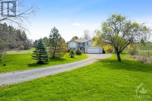 Landscaped, all fenced, 0.9 acre - 28 Mountain View Lane, Westport, ON - Outdoor