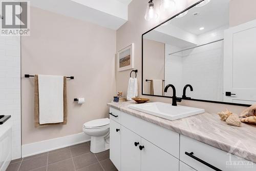 Lower level 4-piece bathroom - 27 Shelter Cove Drive, Westport, ON - Indoor Photo Showing Bathroom