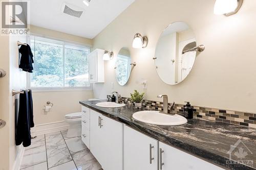 New 2022 five-piece bathroom with two-sink vaniety - 124 Second Avenue, Carleton Place, ON - Indoor Photo Showing Bathroom