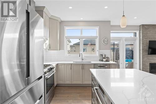 68 Hubble Heights, Ottawa, ON - Indoor Photo Showing Kitchen With Upgraded Kitchen