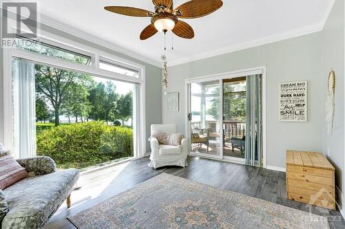 Relaxing sunroom with patio doors to screened porch - 3108 Beckwith 9Th Line, Carleton Place, ON - Indoor