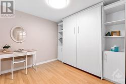 Office with Murphy bed - 