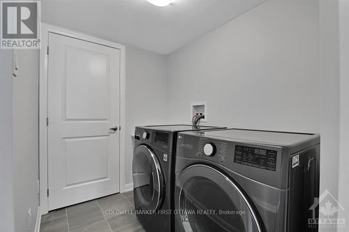 58 Teelin Circle, Ottawa, ON - Indoor Photo Showing Laundry Room