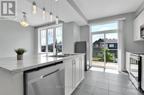 58 Teelin Circle, Ottawa, ON - Indoor Photo Showing Kitchen