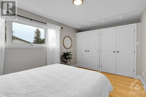 809 Maplewood Avenue, Ottawa, ON - Indoor Photo Showing Bedroom