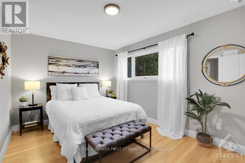 809 Maplewood Avenue, Ottawa, ON - Indoor Photo Showing Bedroom