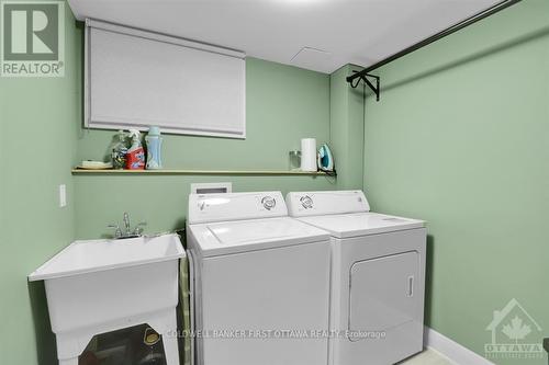 809 Maplewood Avenue, Ottawa, ON - Indoor Photo Showing Laundry Room