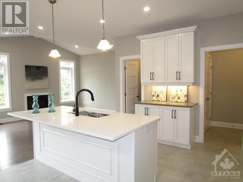 55 Cockburn Street, Ottawa, ON - Indoor Photo Showing Kitchen