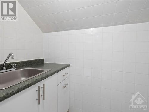 A small Kitchenette to complete the funtionality of the suite. - 1989 Naples Avenue, Ottawa, ON - Indoor Photo Showing Kitchen