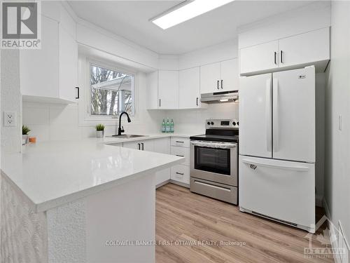 1989 Naples Avenue, Ottawa, ON - Indoor Photo Showing Kitchen