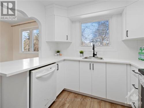 1989 Naples Avenue, Ottawa, ON - Indoor Photo Showing Kitchen