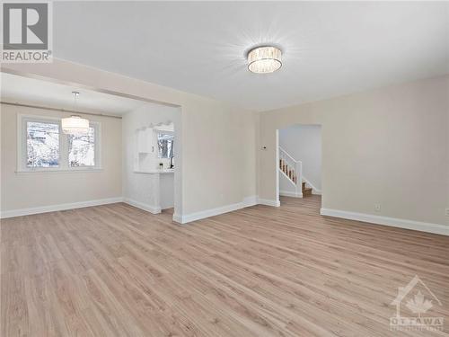 1989 Naples Avenue, Ottawa, ON - Indoor Photo Showing Other Room