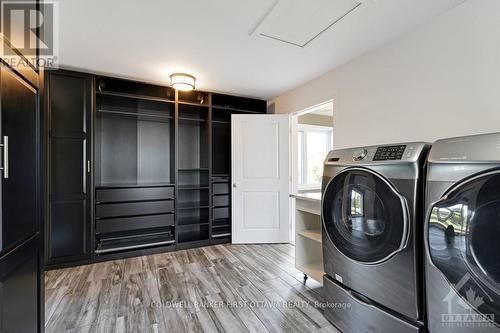 1608 Nolans Road, Lanark, ON - Indoor Photo Showing Laundry Room