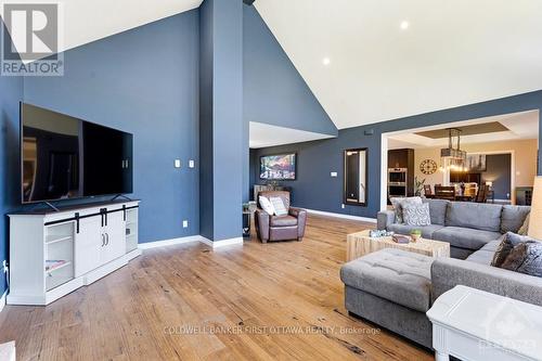 1608 Nolans Road, Lanark, ON - Indoor Photo Showing Living Room