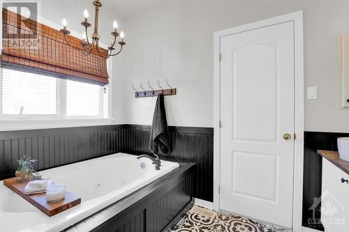 179 Glenncastle Drive, Carp, ON - Indoor Photo Showing Bathroom