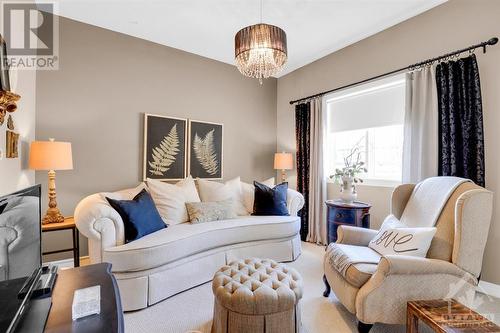 179 Glenncastle Drive, Carp, ON - Indoor Photo Showing Living Room