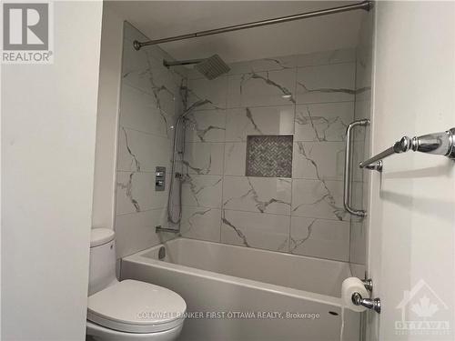 201 - 7 Kippewa Drive, Ottawa, ON - Indoor Photo Showing Bathroom