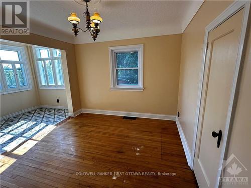 1335 Kitchener Avenue, Ottawa, ON - Indoor Photo Showing Other Room