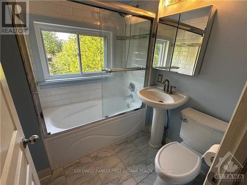 1335 Kitchener Avenue, Ottawa, ON - Indoor Photo Showing Bathroom