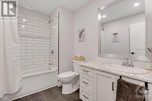 Second floor 4-pc bathroom - 1074 Barrett Chute Road, Calabogie, ON - Indoor Photo Showing Bathroom